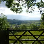 Folly View - Private, Peaceful With Stunning Views. Apartment