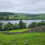 Folly View - Private, Peaceful With Stunning Views. Apartment Pateley Bridge