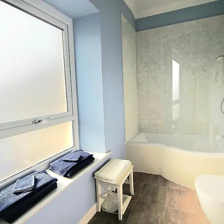 Folly View - Private, Peaceful With Stunning Views. *