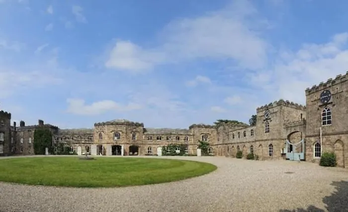 Folly View - Private, Peaceful With Stunning Views. Appartement