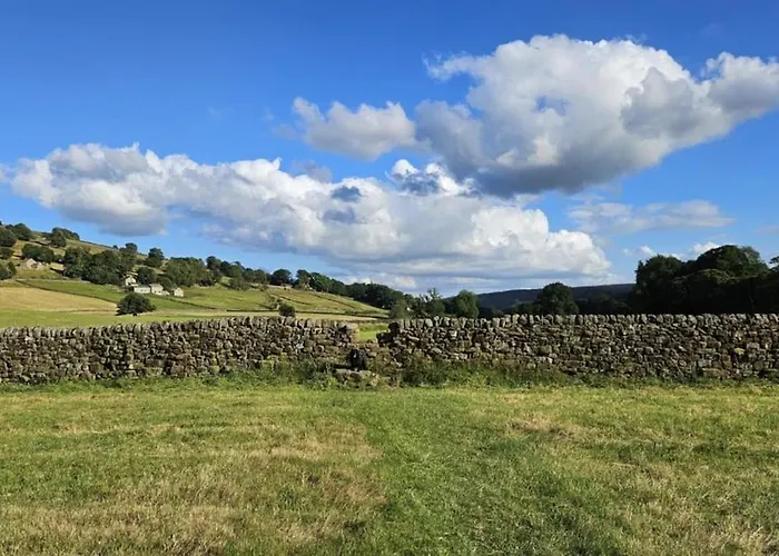 Folly View - Private, Peaceful With Stunning Views. *