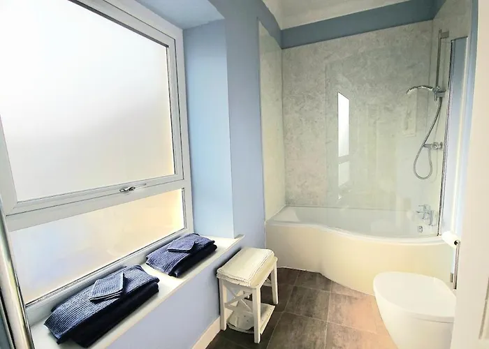 Folly View - Private, Peaceful With Stunning Views. *