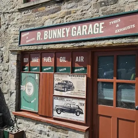 Folly View - Private, Peaceful With Stunning Views.